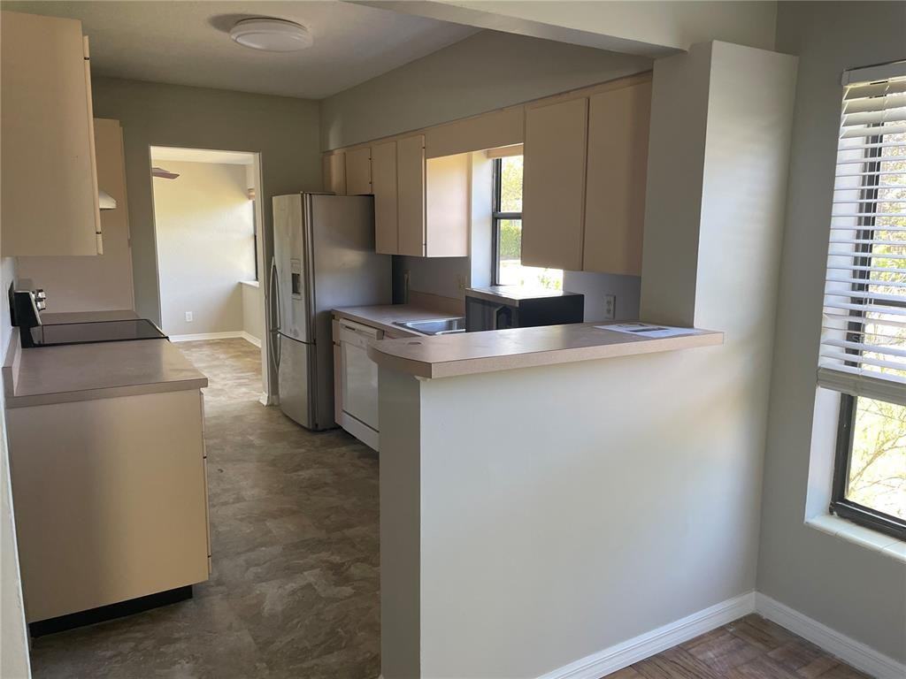 1700 Canton St - Photo 6 of 17