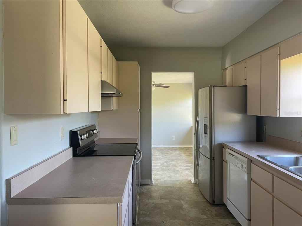 1700 Canton St - Photo 7 of 17