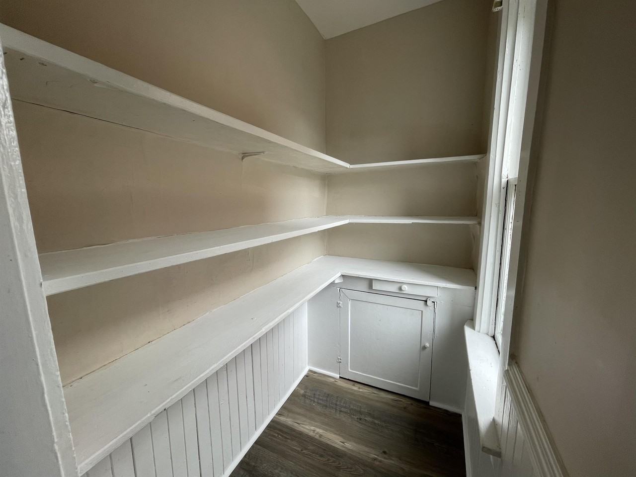 210 Duke St W #1 - Photo 3 of 16