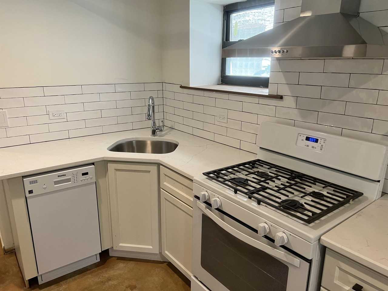 3010 West Wilson Avenuegarden #G - Photo 6 of 24