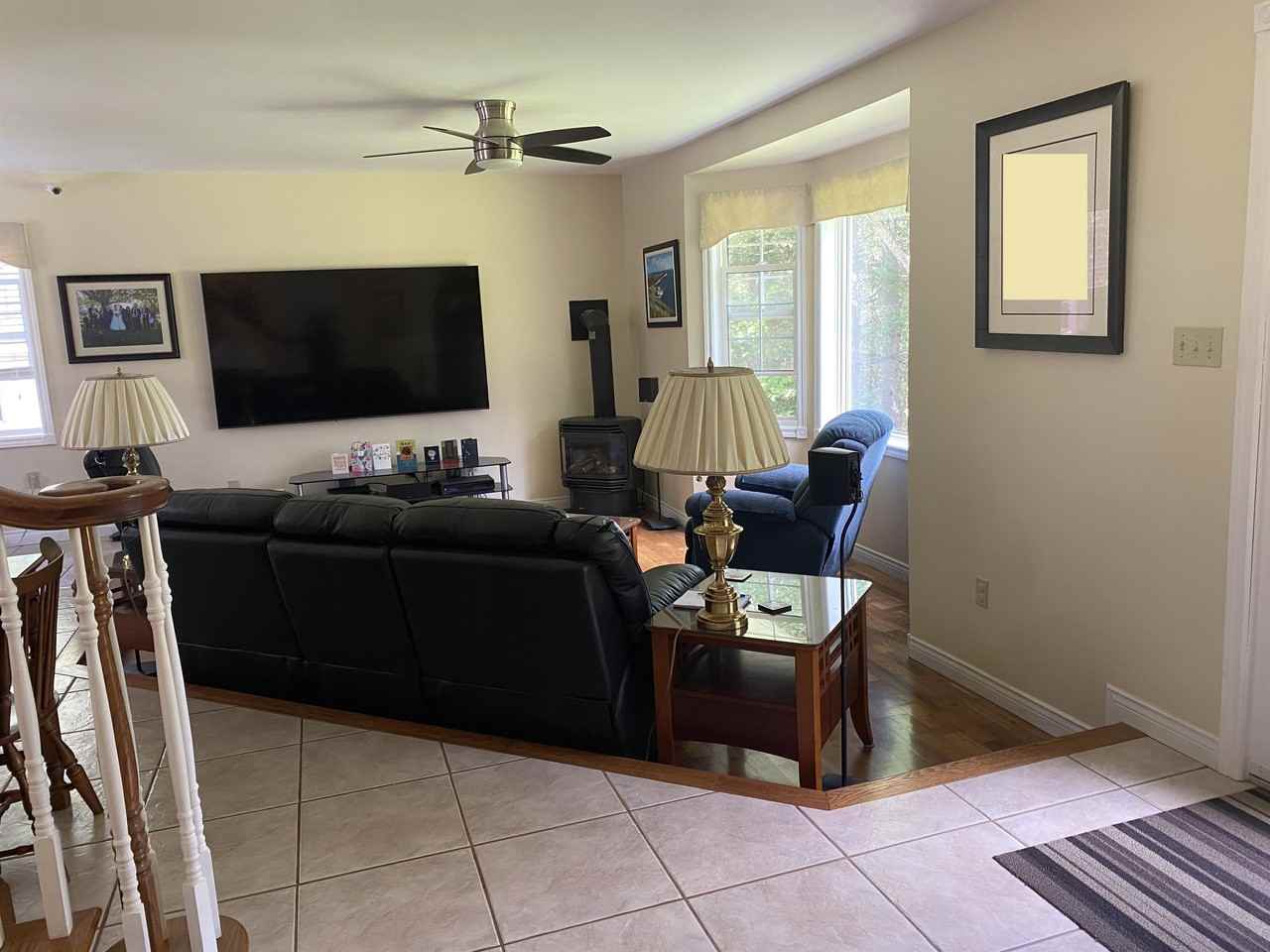 1202 Loyalist Rd - Photo 4 of 19