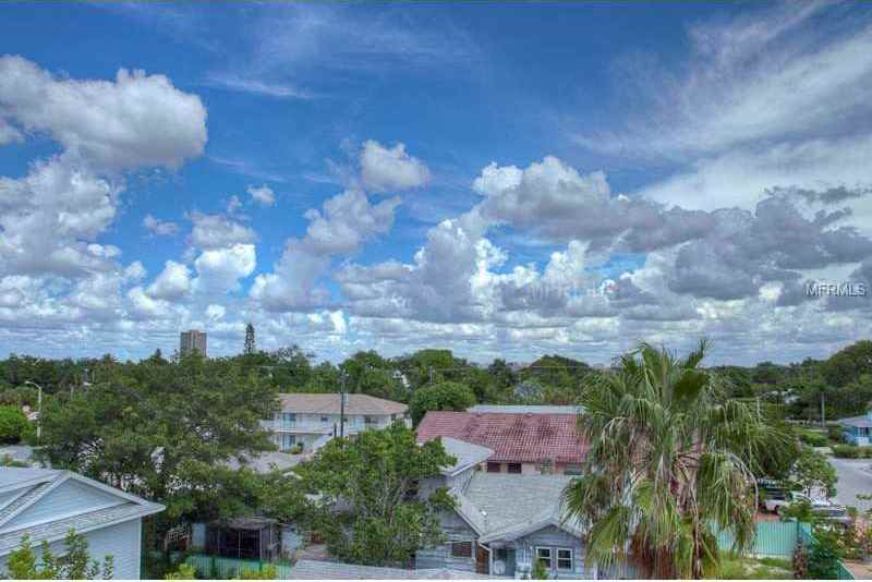 131 Garfield Dr #4C - Photo 4 of 25