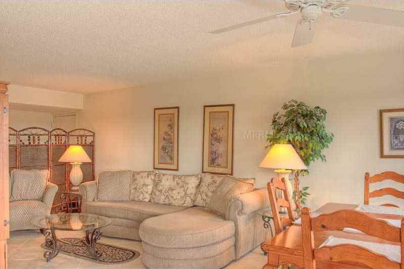 131 Garfield Dr #4C - Photo 5 of 25