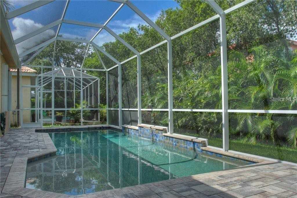 7348 Stanhope Ct - Photo 5 of 25