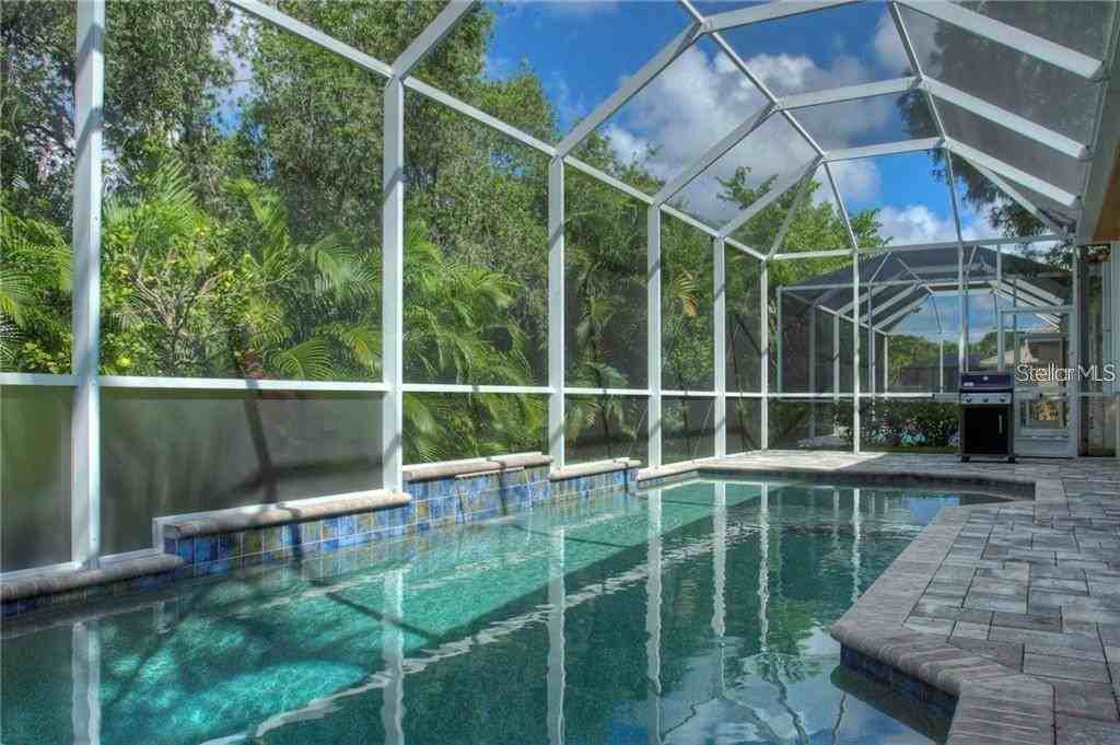 7348 Stanhope Ct - Photo 6 of 25