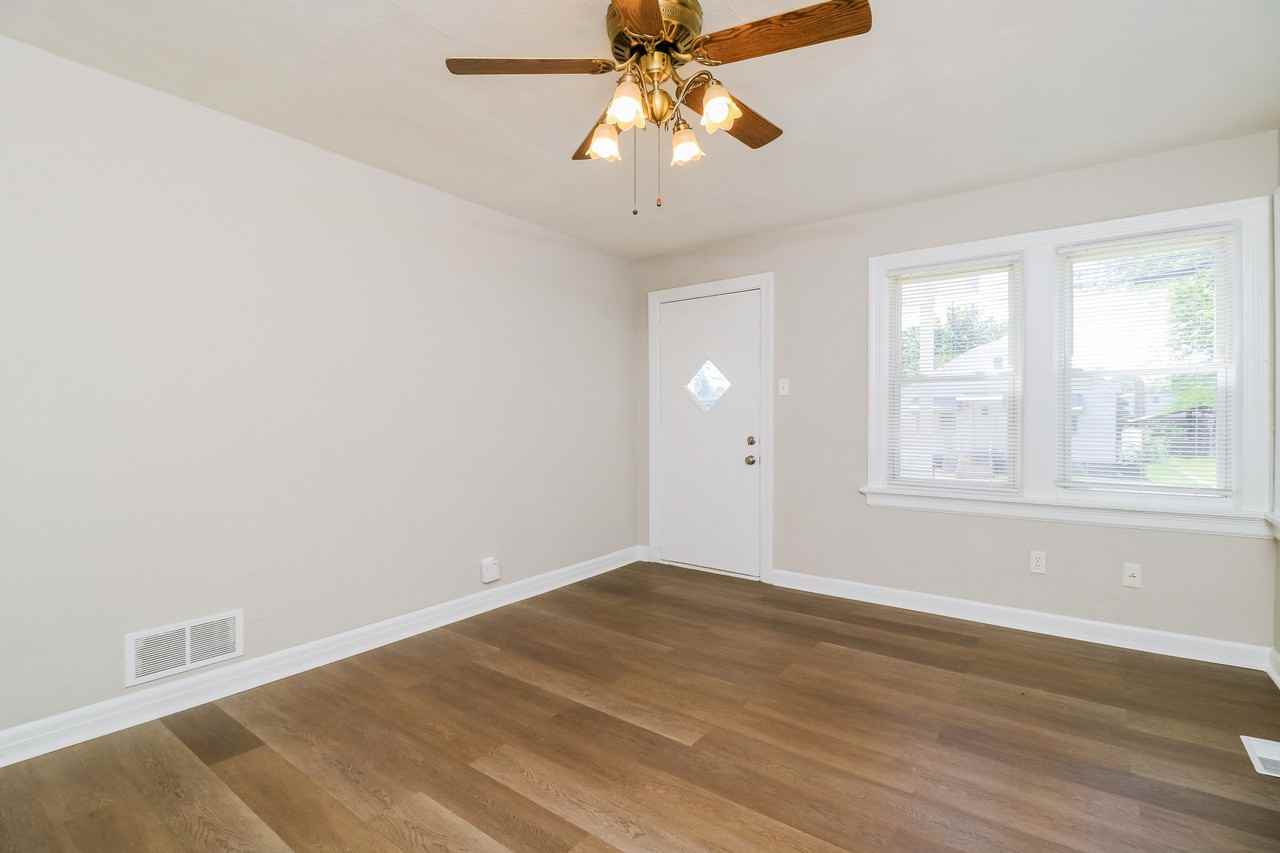 3701 Viking Ave - Photo 2 of 16