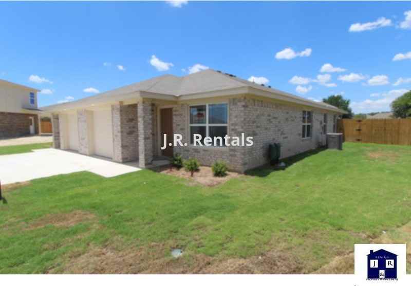 1705 Montell St #B - Photo 2 of 11