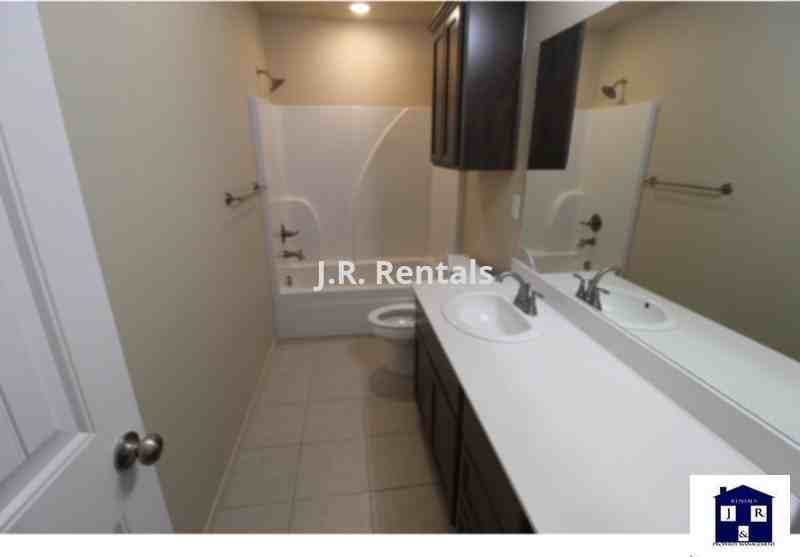 1705 Montell St #B - Photo 7 of 11