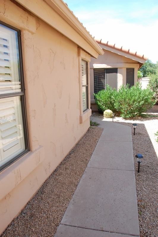 9554 E Windrose Dr - Photo 2 of 16