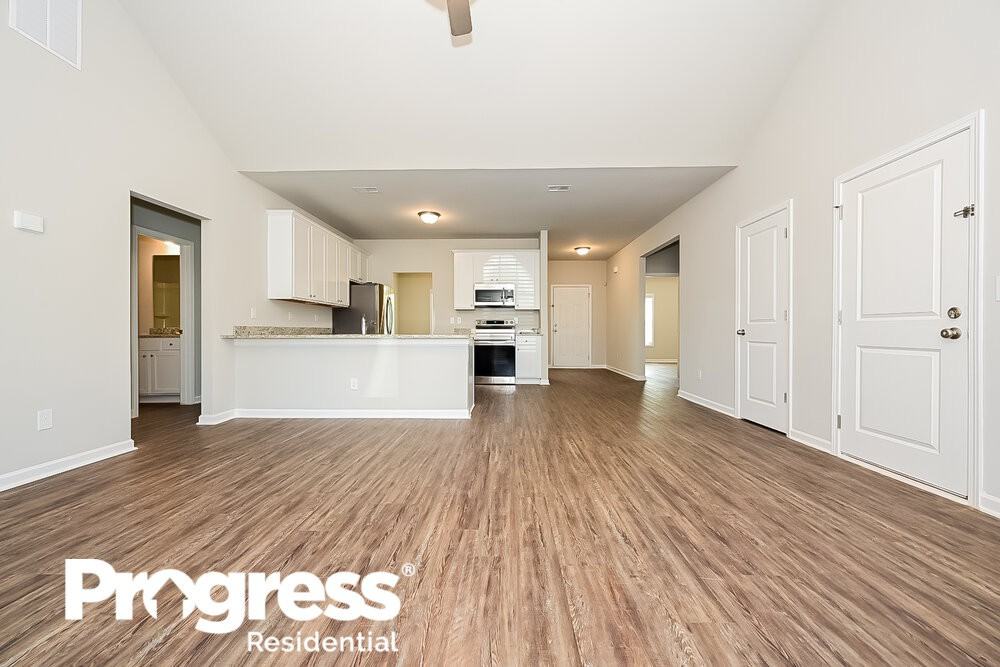 507 College Dr - Photo 3 of 7