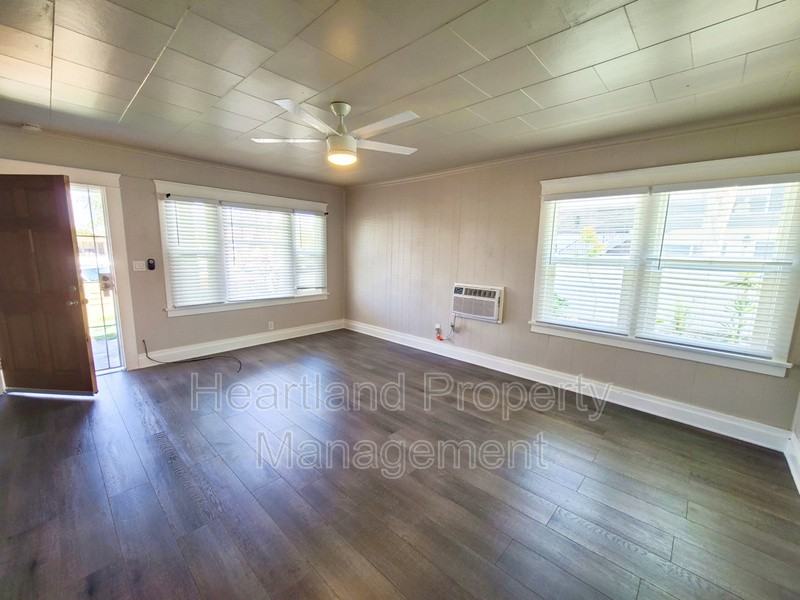 3878 36th St - Photo 2 of 7
