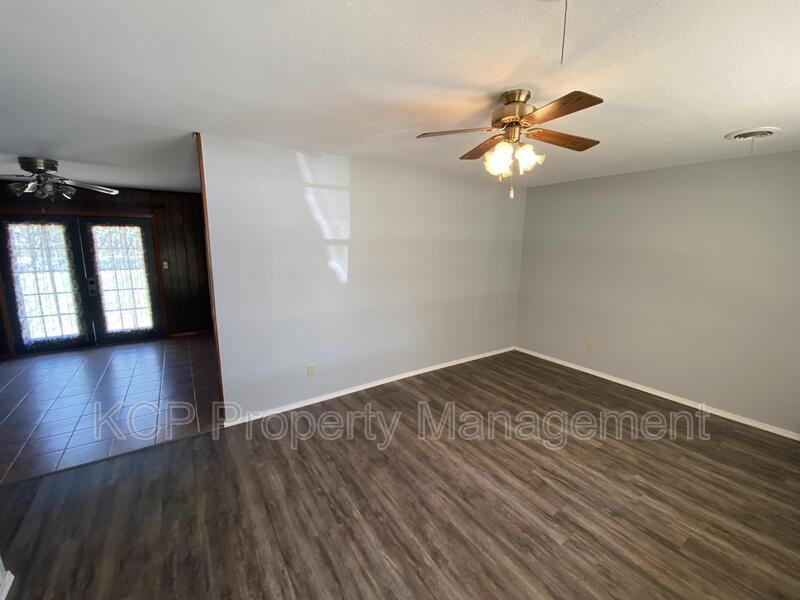 204 Quincy St - Photo 3 of 11