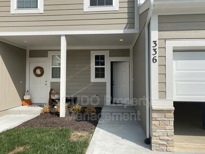 340 N 4th Ter - Photo 2 of 17