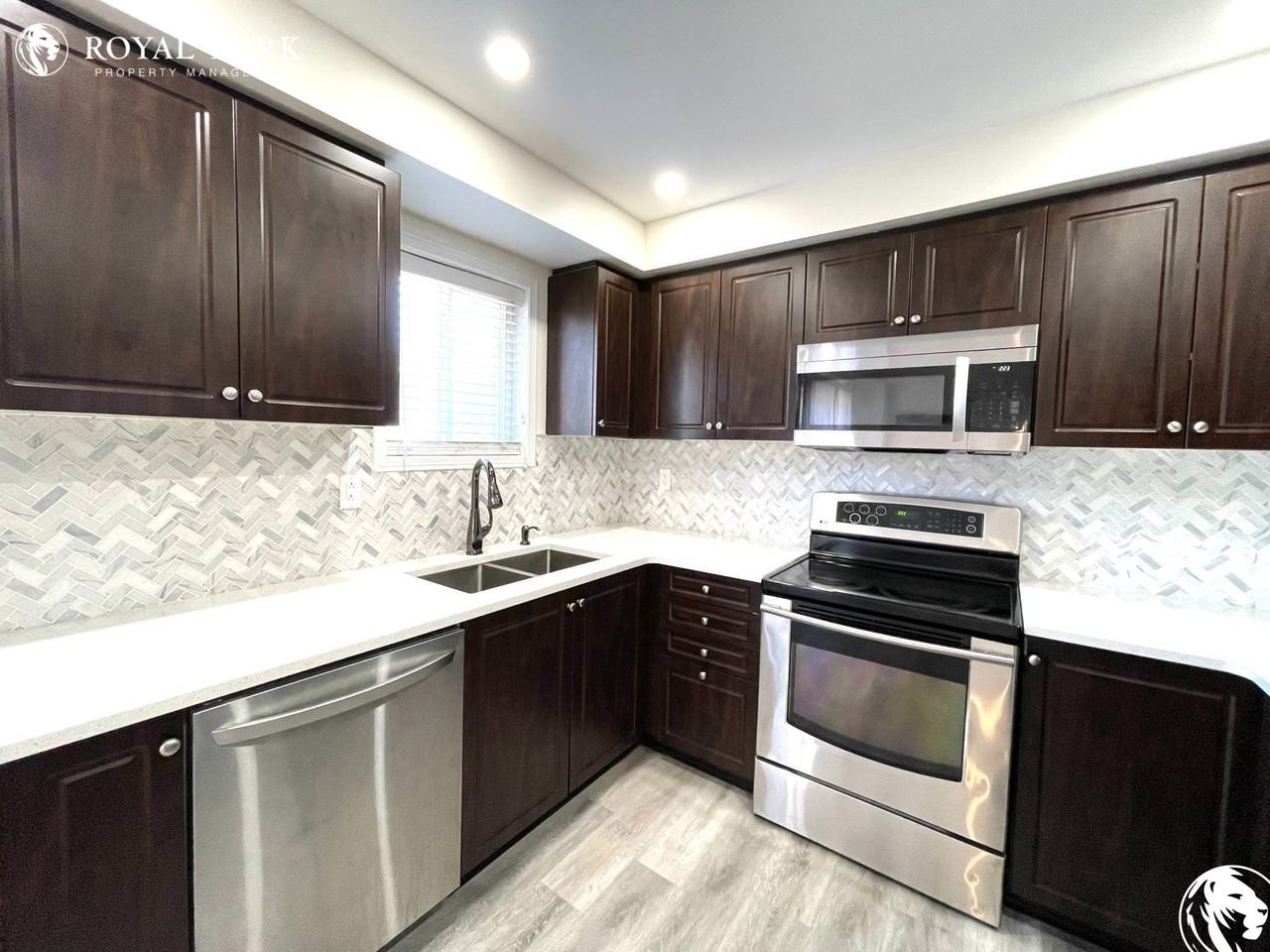 71 Powell Dr - Photo 3 of 50