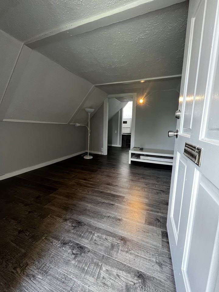 123 Arthur Street #3 - Photo 3 of 7