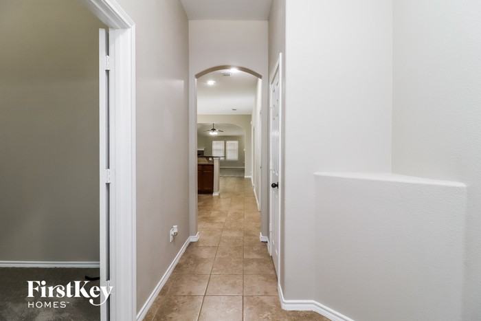 433 Haddington St - Photo 2 of 15