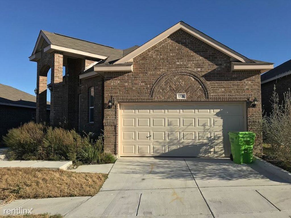 1326 Crane Court - Photo 2 of 14