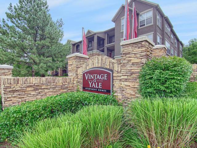 5202 E 81st St - Photo 6 of 37