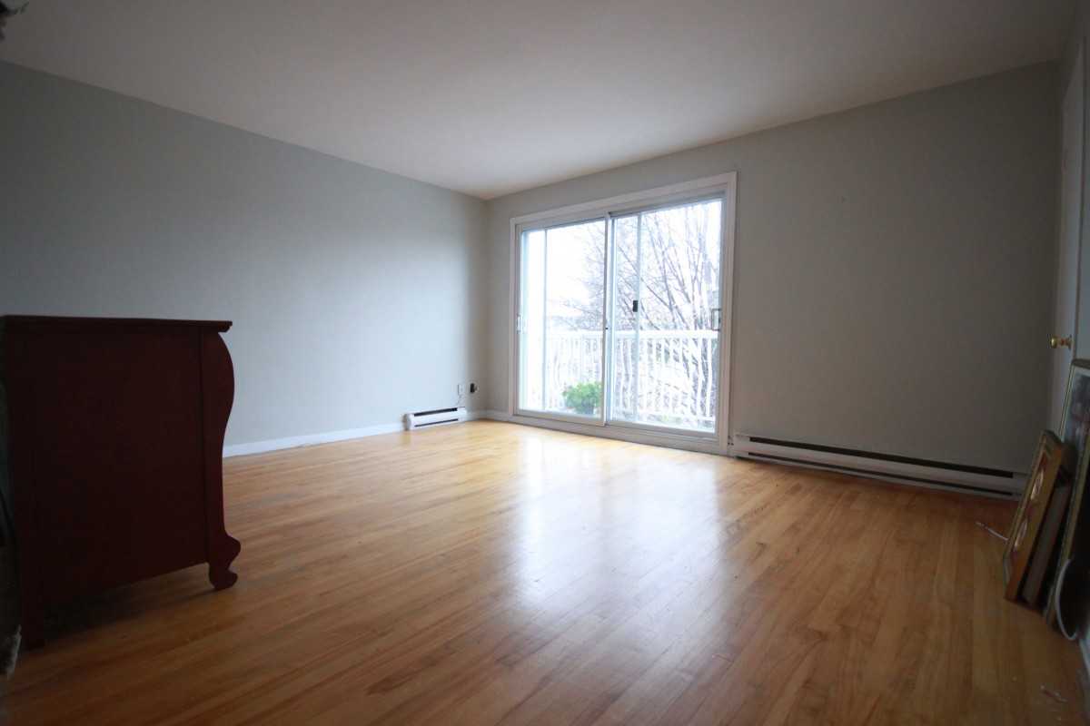 Lasalle : 4 1/2 renovated unfurnished. - Photo 2 of 12