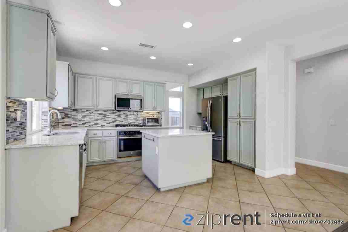 414 Goblet Pl - Photo 3 of 19