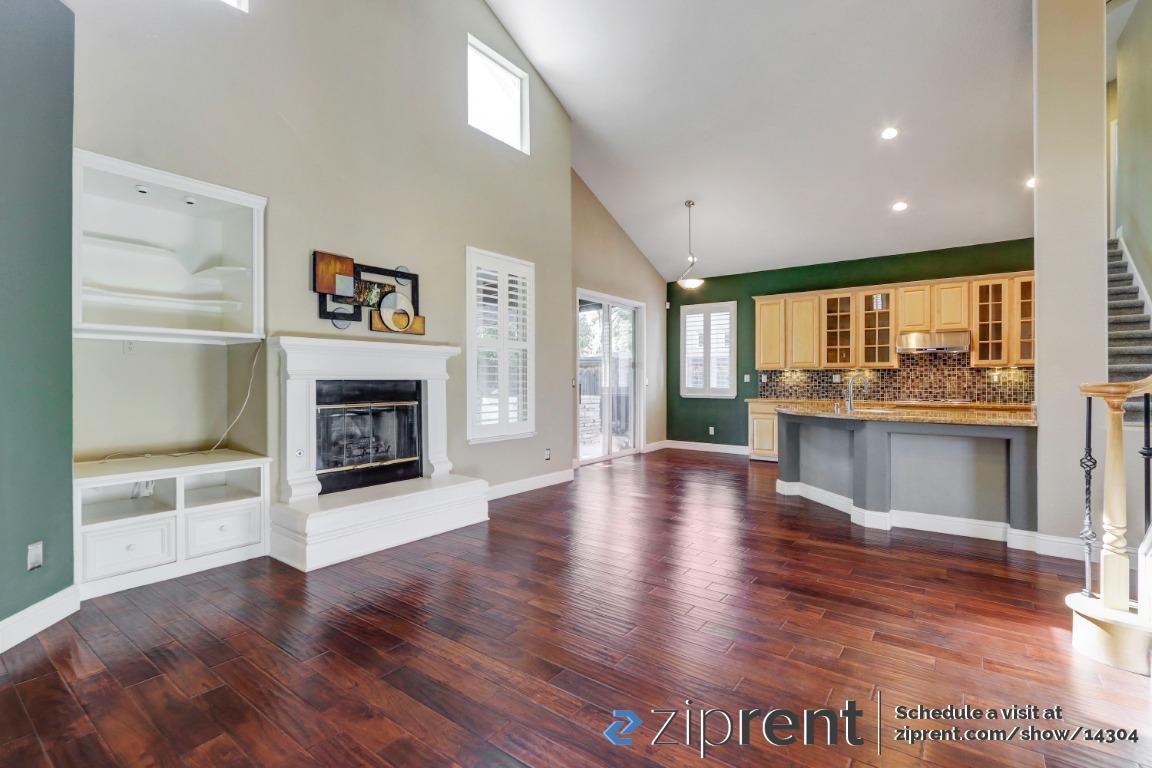 1127 Burwick Ln - Photo 3 of 28