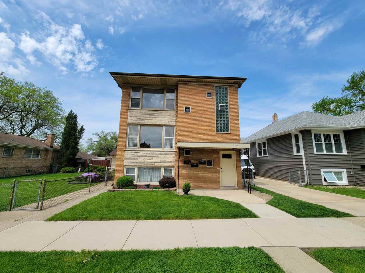 2306 N 75th Ave #2 - Photo 3 of 37