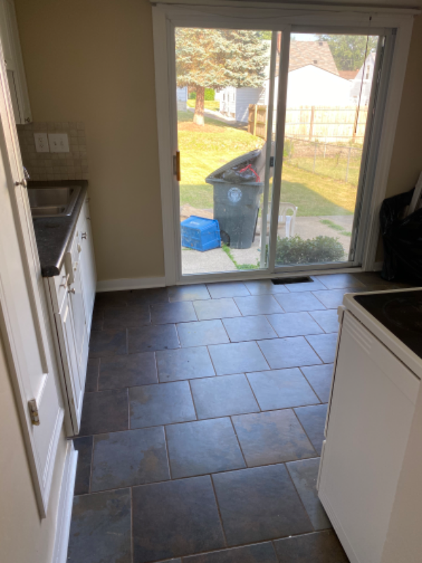 1681 Sunset Ave - Photo 2 of 9