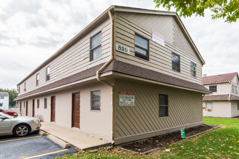 814 W Hillcrest Dr #D - Photo 2 of 15