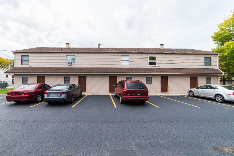 814 W Hillcrest Dr #D - Photo 3 of 15