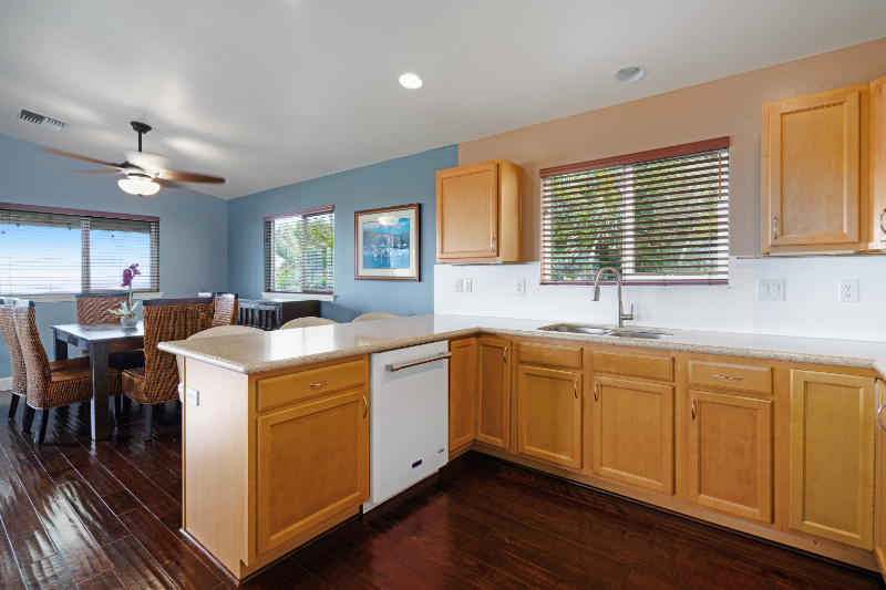 137 E Kanamele Loop - Photo 4 of 34