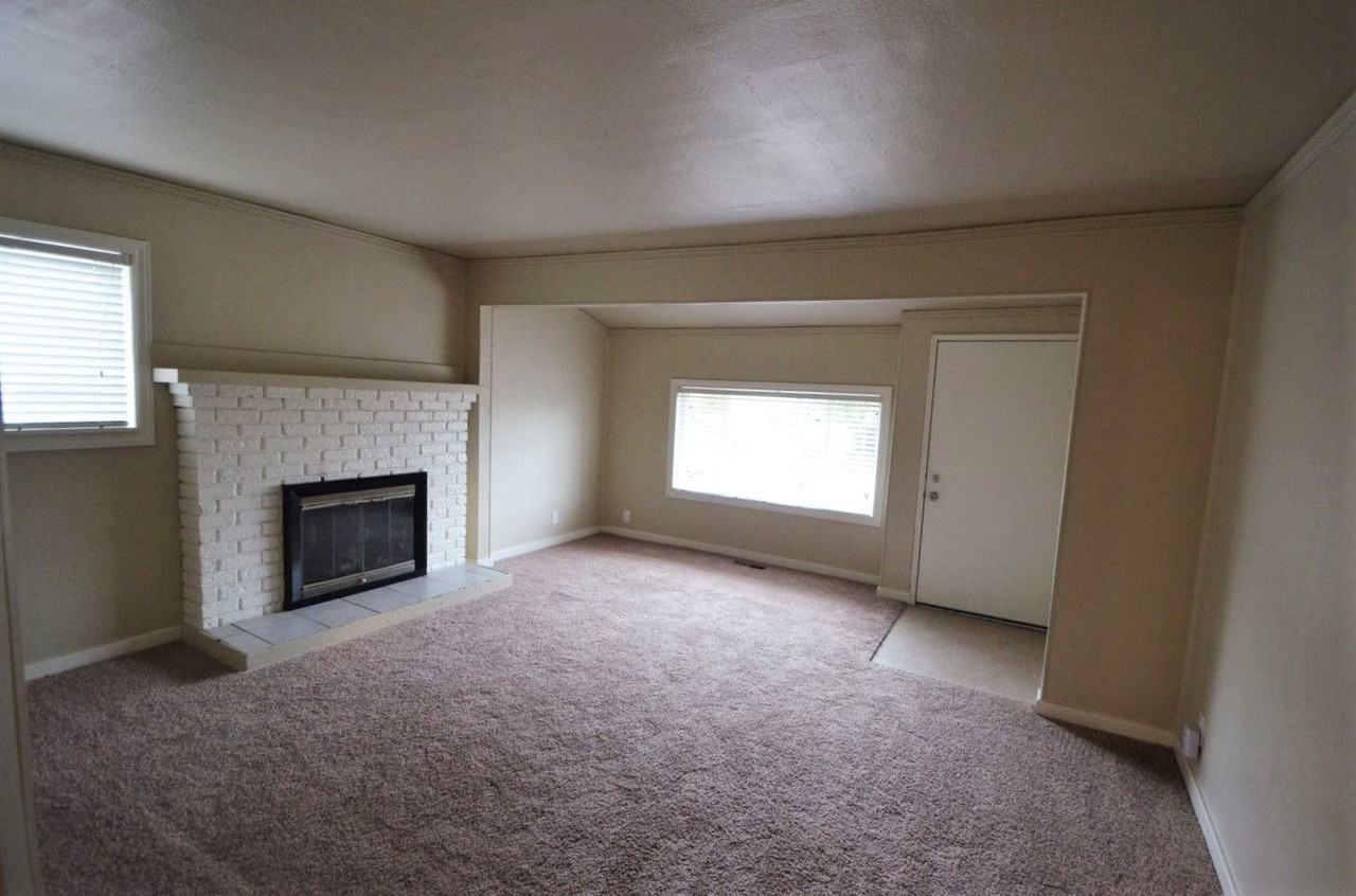 8825 41st Ave S - Photo 2 of 9