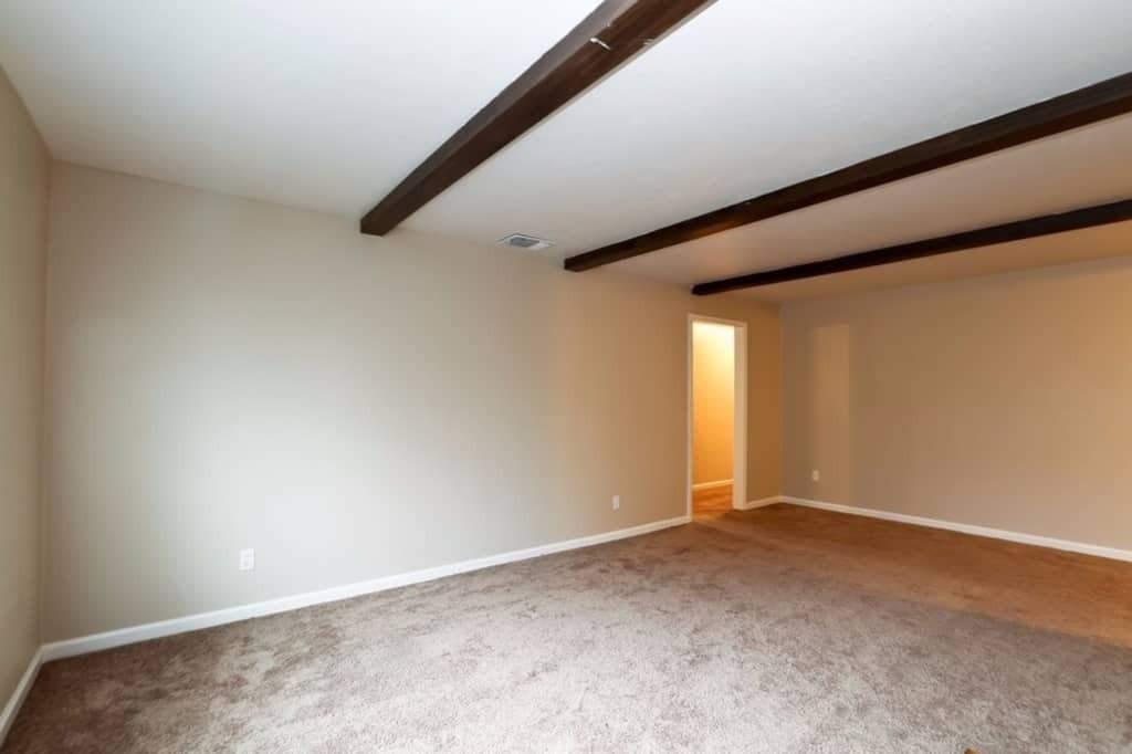 4412 38th Ave - Photo 2 of 13