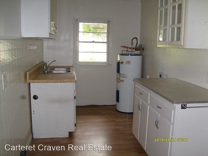 Vine St - Photo 3 of 4