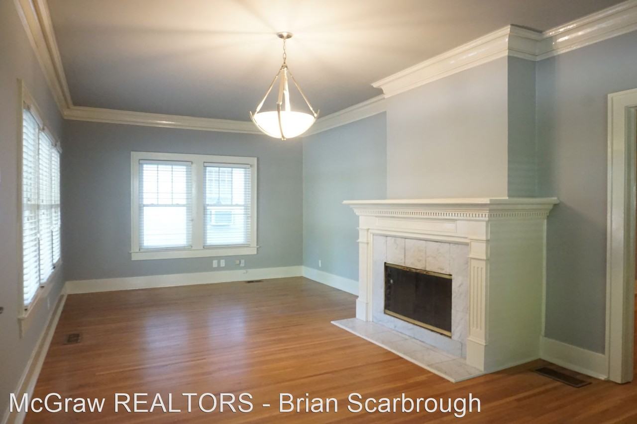 1332 E 20th St - Photo 3 of 11