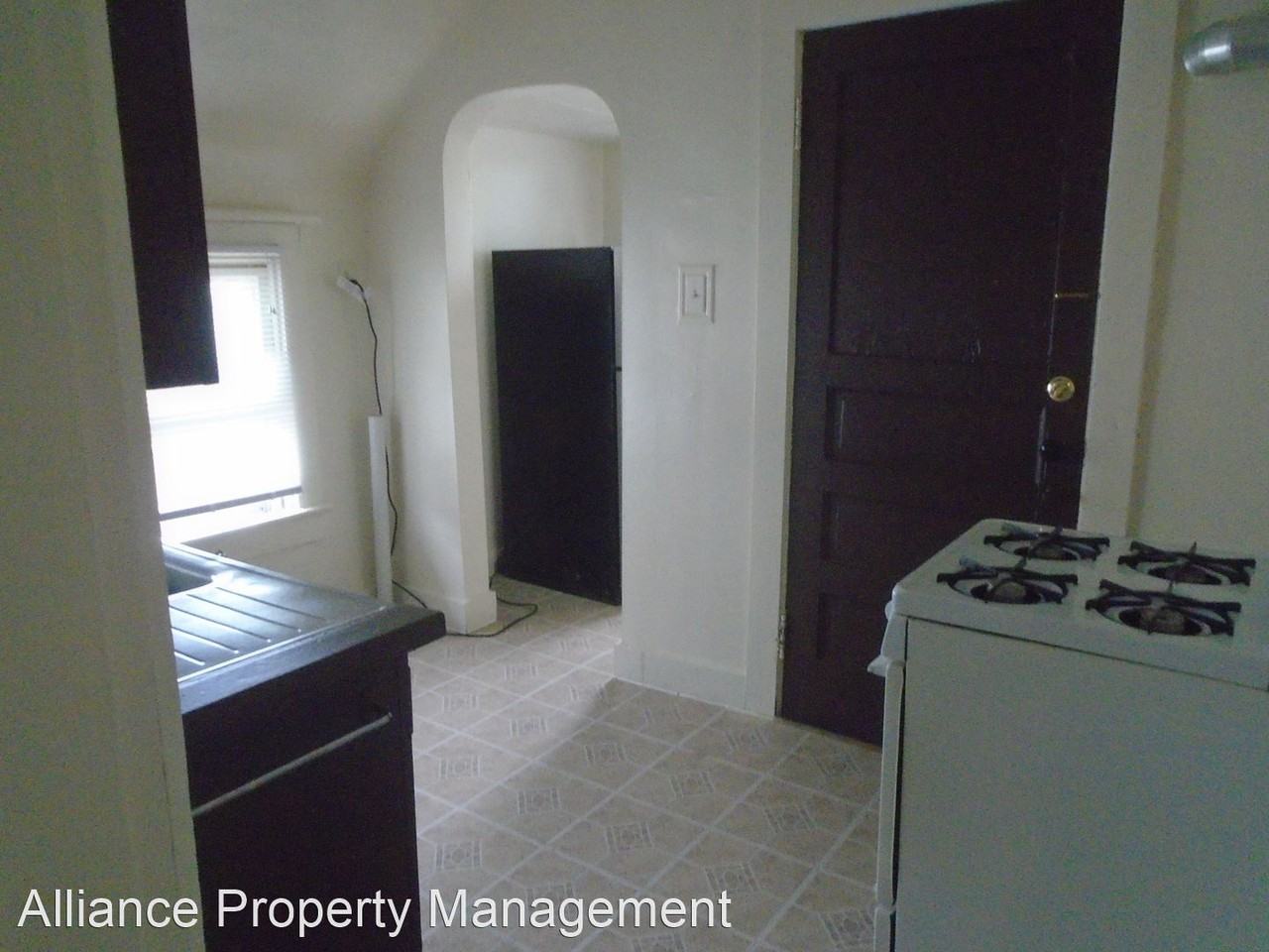 919 Lake Ave - Photo 2 of 11