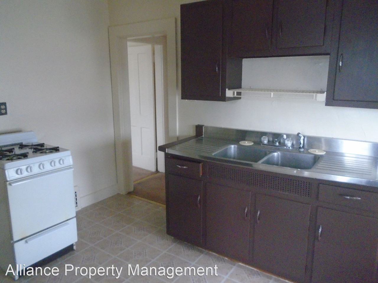 919 Lake Ave - Photo 3 of 11