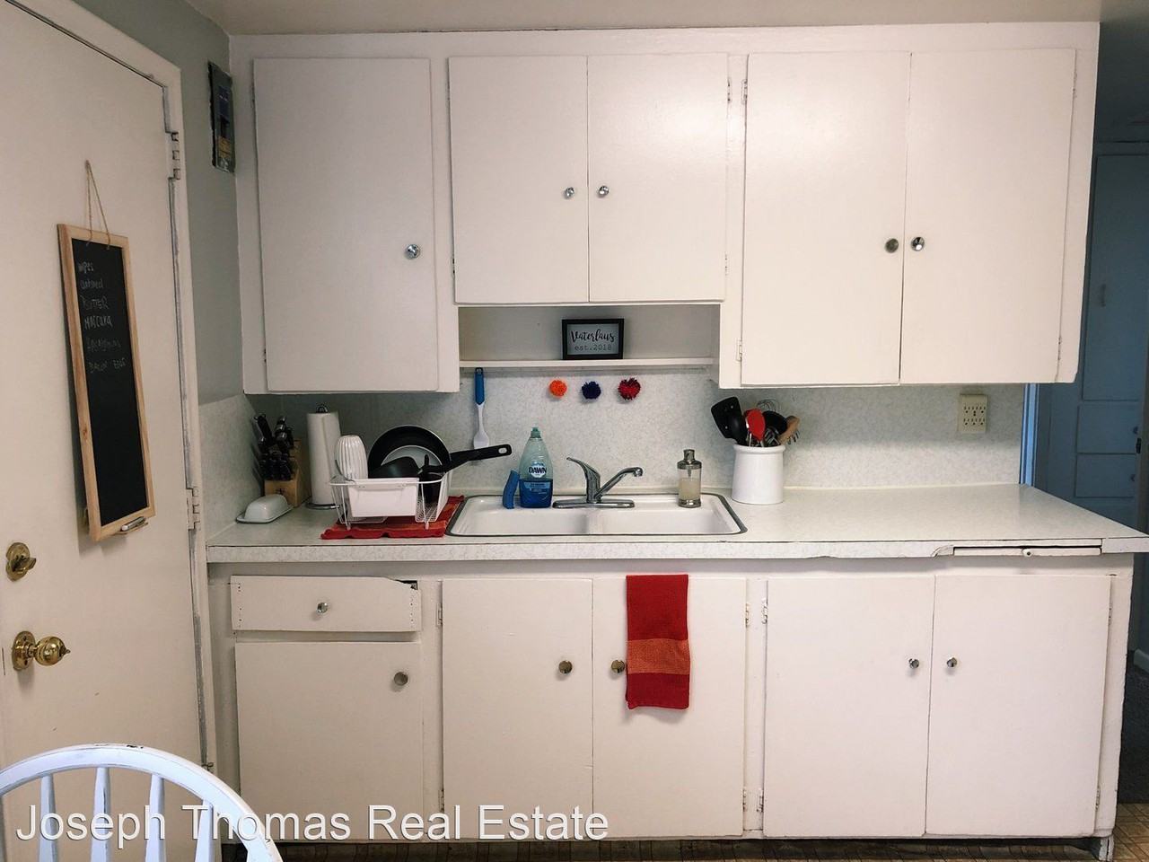 720 E 300 N - Photo 2 of 8