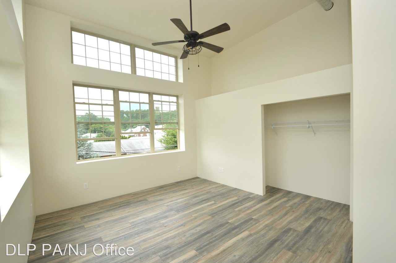 374 W Main St - Photo 3 of 24