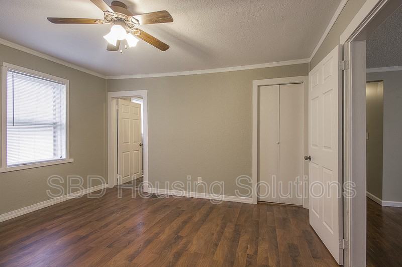 11518 Hackett St - Photo 4 of 8