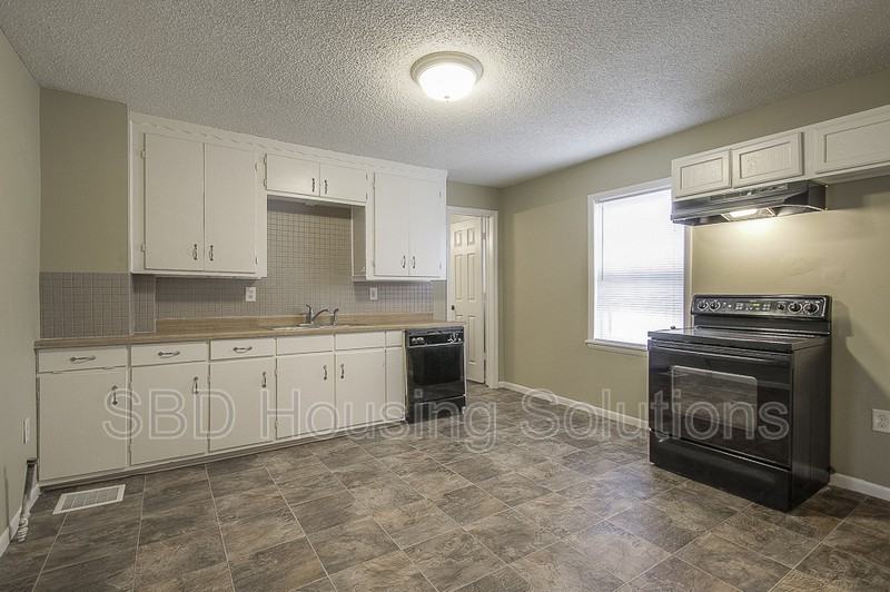 11518 Hackett St - Photo 3 of 8