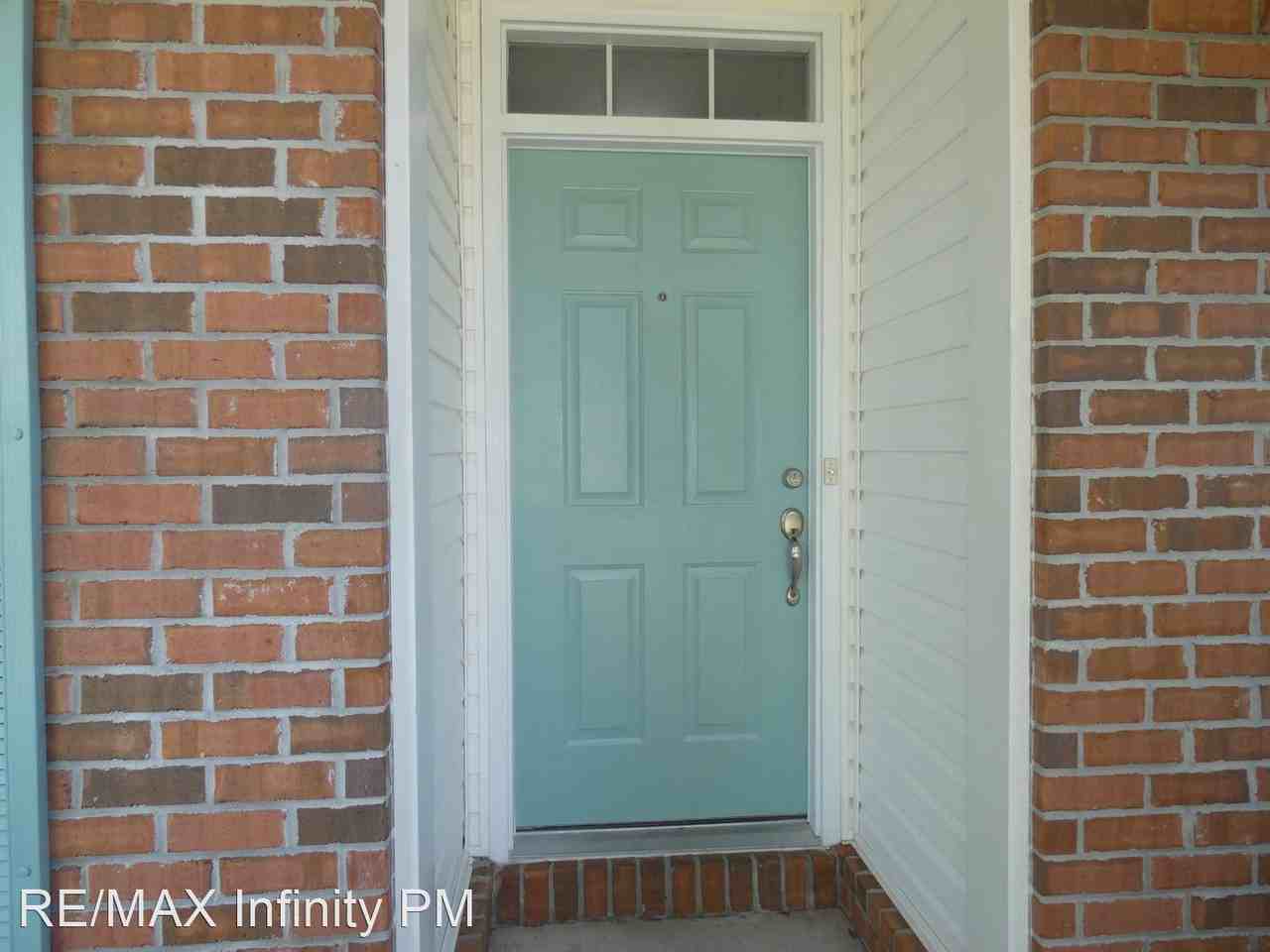3918 Holleyberry Ln - Photo 2 of 38