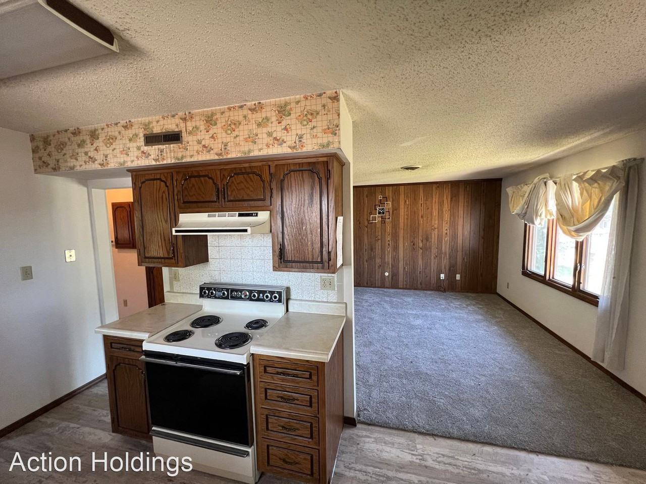 1027 E. Capital Ave - Photo 3 of 10