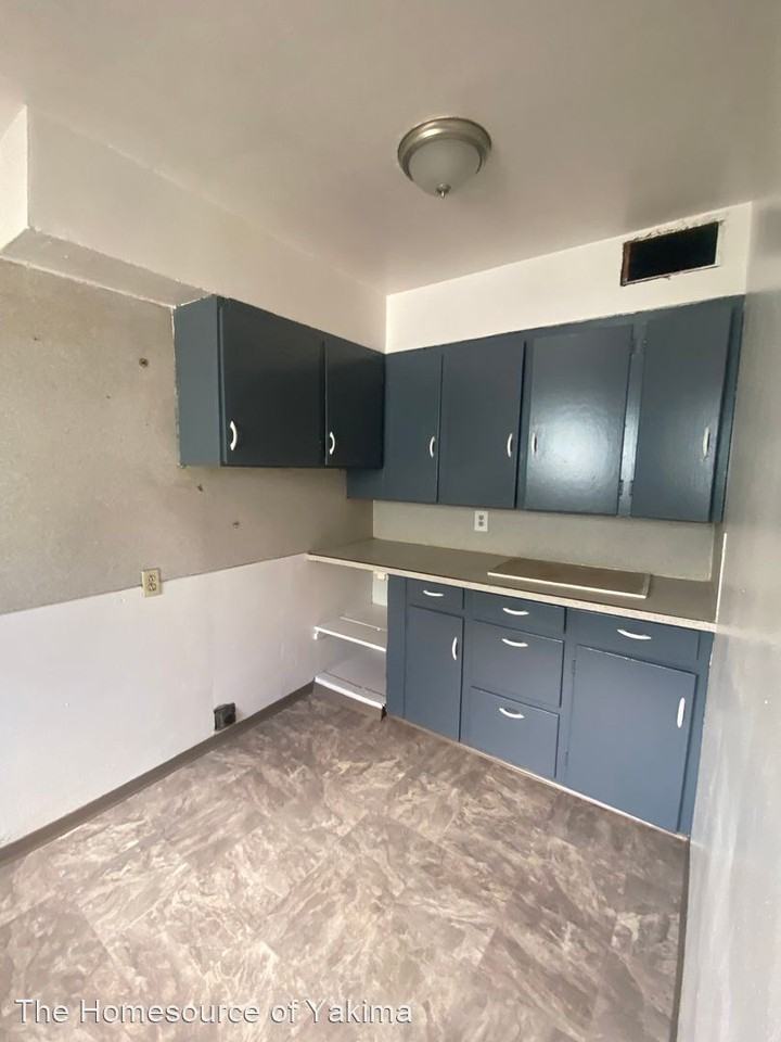 2904 2nd St - Photo 3 of 8