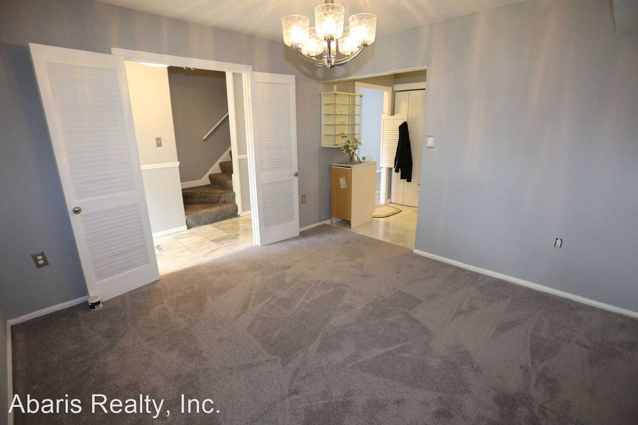 626 Azalea Dr - Photo 3 of 46