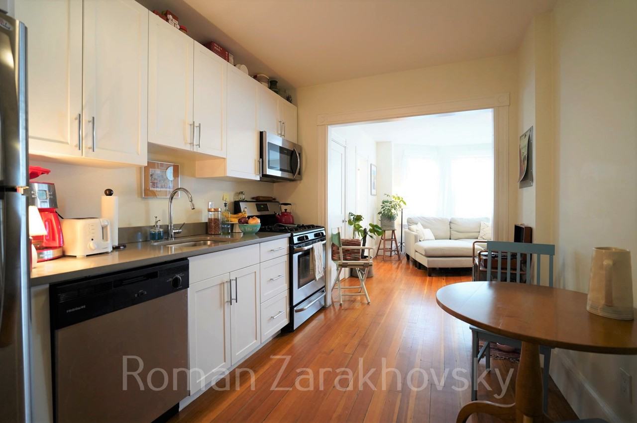 81 Harvard St #22A - Photo 2 of 19