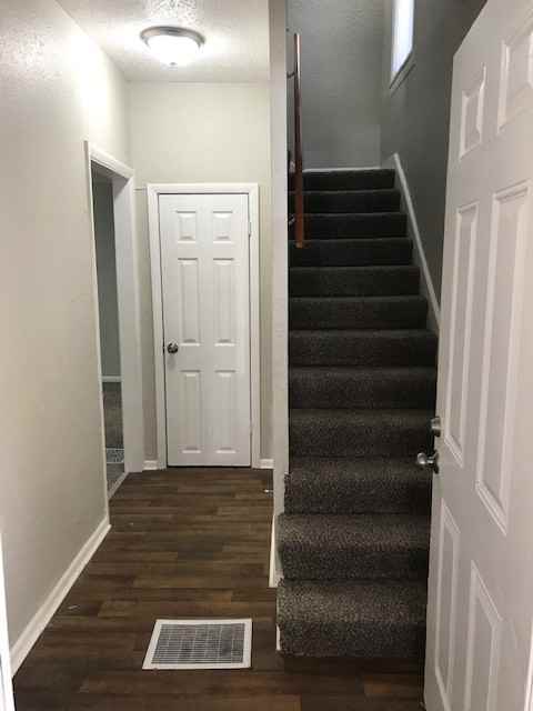 1302 College Ave - Photo 2 of 2