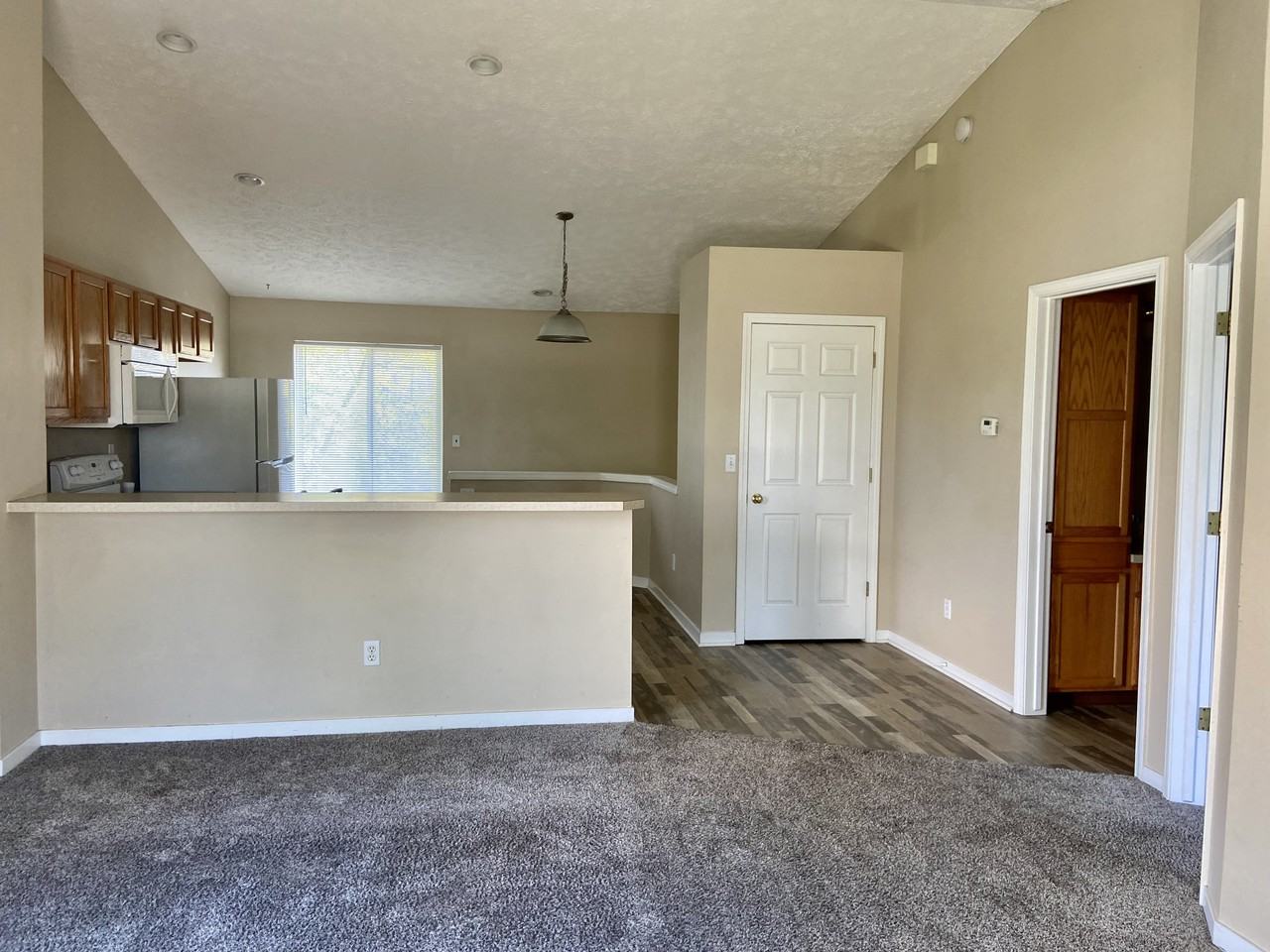 63 E 48Th St - Photo 3 of 12