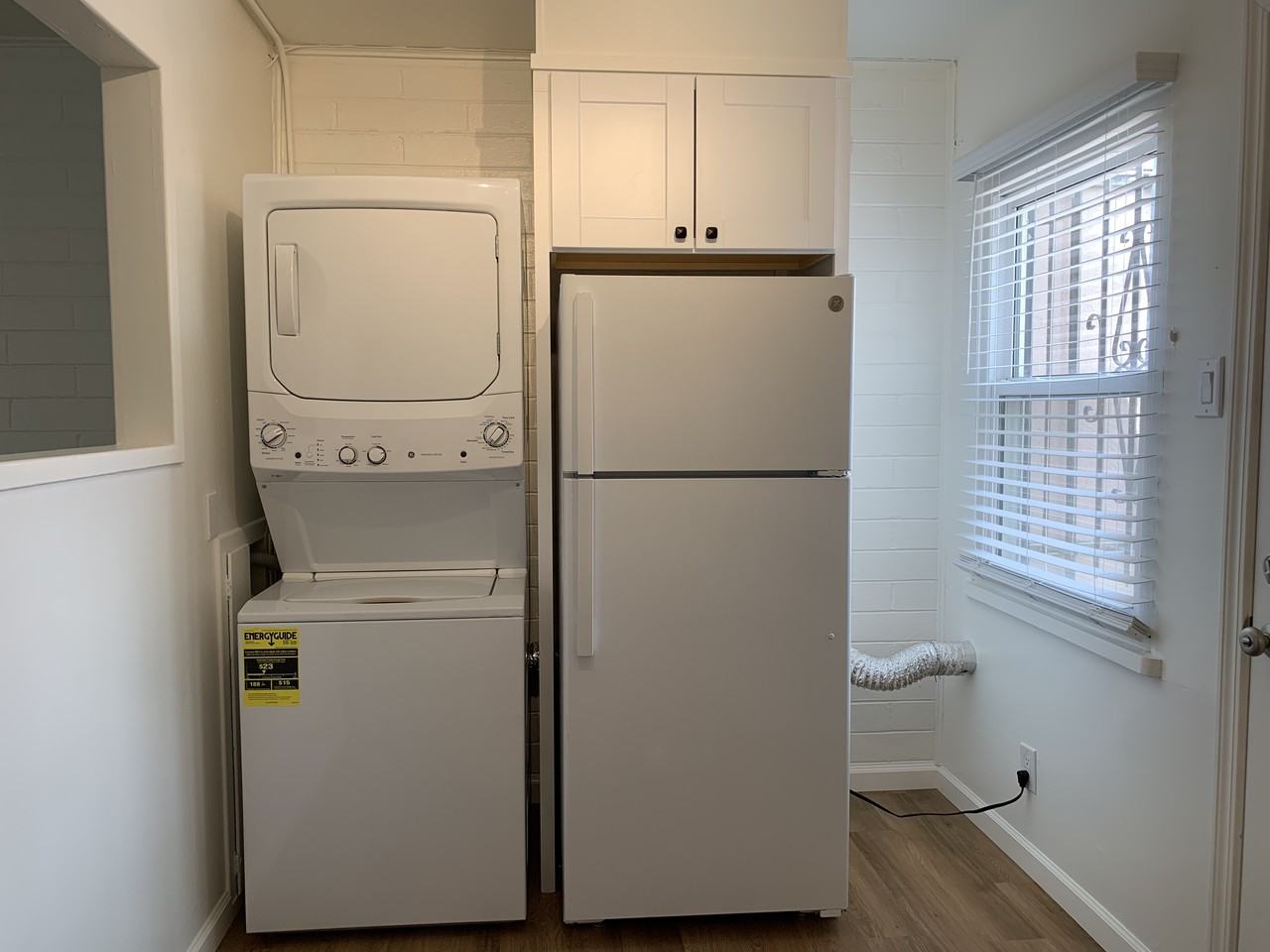 3504 Ross Ave Se - Photo 3 of 11
