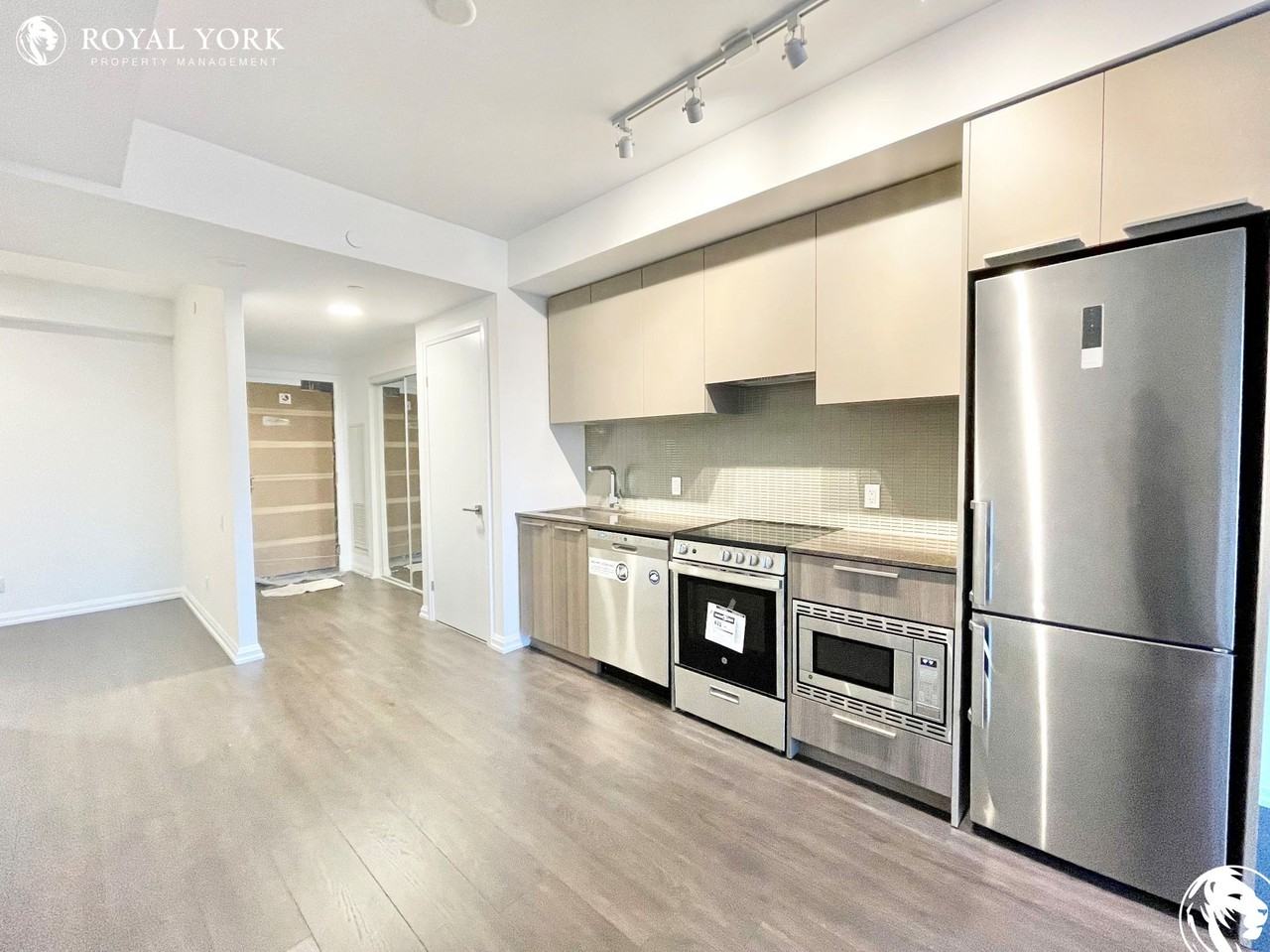 4208 Dundas St W #309 - Photo 3 of 33