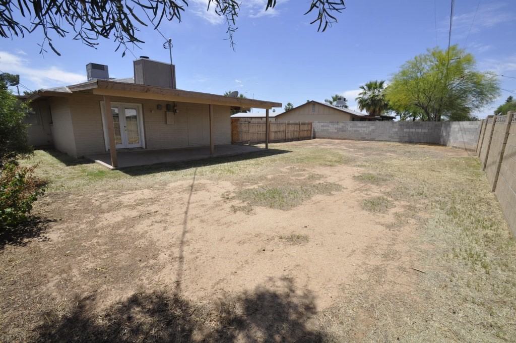 3530 W Morten Ave - Photo 2 of 11